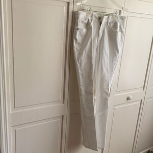 Ladies, Levi classic straight jeans